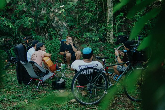 Circle of Friends with bikes